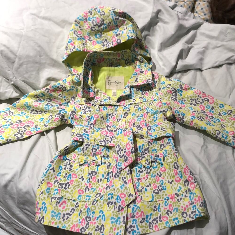 Jessica Simpson 4 lime animal print raincoat worn1
